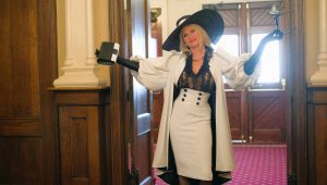 Dynasty: 1×16