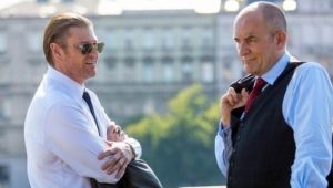 Legends: 2×4